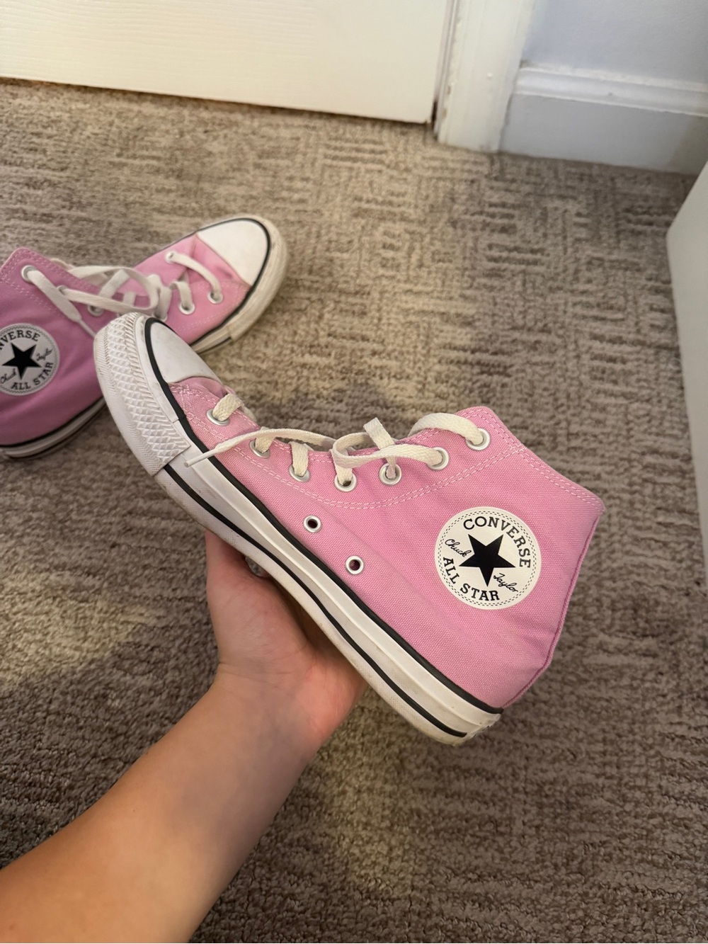 Pink converse - Picture 3 of 3